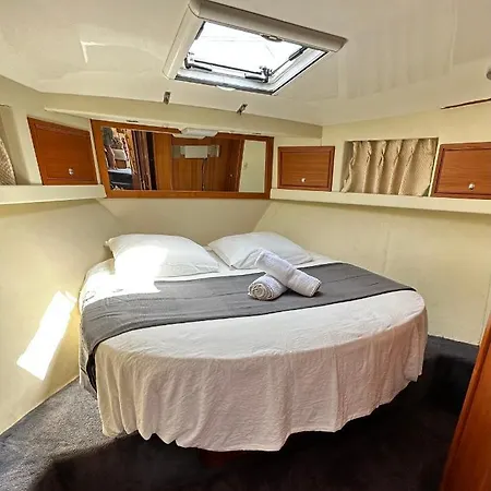 Bateau Vedette 14 Metres Båthotell *