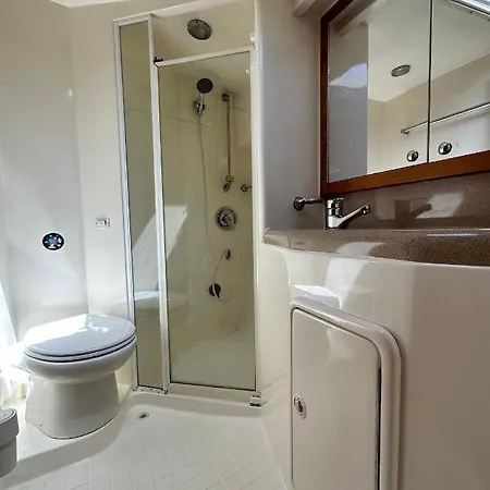 船上ホテル Bateau Vedette 14 Metres プロプリアノ