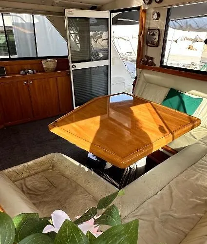 Bateau Vedette 14 Metres Båthotell